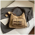 Zaino tote vintage in camoscio kaki con fibbie decorative e un piccolo ciondolo a orso - Cachi (Con Ciondolo)