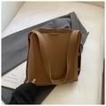 Dunkelbraune Beuteltasche mit Litschi-Muster und großem Fassungsvermögen für Damen - Khaki