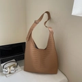 Braune gewebte Shopper-Tasche mit verstellbarem Schultergurt und großem Innenraum für Damen - Khaki