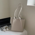 Minimalist cream white leather tote bag with unique knot shoulder strap and pebble texture - Off-white Without Pendant