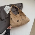 Borsa tote in camoscio marrone con intagli decorativi e design minimalista retrò - Cachi