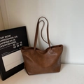 Borsa tote marrone capiente dal design minimalista in pelle sintetica vintage con spalline - Marrone