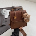 Zaino vintage marrone per studenti con borchie a stella e ciondolo a orsetto - Marrone
