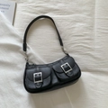 Schicke schwarze Lychee-Ledertasche mit silbernen Schnallen und doppelten Fronttaschen - Schwarz
