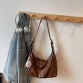 Grande borsa tote vintage in ecopelle marrone con ciondolo in peluche carino - Stile Con Ciondolo / Marrone con ciondolo