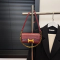 Borsa a spalla bordeaux in pelle con fibbia a H dorata e catena alla moda - Borgogna