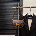 Borsa a spalla vintage in pelle marrone scuro con chiusura dorata e catena chic - caffè