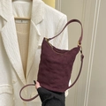 Sac seau matelassé bordeaux avec bandoulières réglables et détails métalliques dorés - Sans pendentif / Rouge