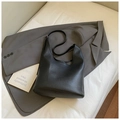 Minimalist black litchi pattern leather hobo bucket bag with stylish wide shoulder strap - Black