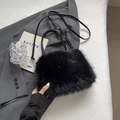 Bolso de mano chic en piel sintética negra para mujer con textura suave y asa de cuero - Negro