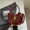 Bolso cubo retro marrón oscuro con cierre dorado y correa ajustable de cuero fino - Marrón Sin Colgante