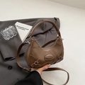 Vintage braune halbmondförmige Leder-Achseltasche mit Henkel und Schultergurt - Khaki