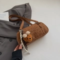 Bruine suède onderarmtas met luipaardprint, pluche berenhanger en merklogo - Bruin met hanger
