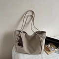 Bolso tote vintage minimalista beige gris para mujer con portátil y accesorios - Beige con Colgante
