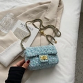 Bolso bandolera de tweed azul con hebilla de bola dorada y correa de cadena - Azul