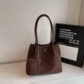 Dunkelbraune Shopper-Tasche in Matt-Optik mit passendem kleinem Münzfach - Braun
