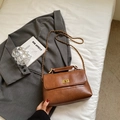 Sac bandoulière vintage en cuir marron avec fermoir doré et bandoulière en chaîne - Brun Foncé Sans Pendentif