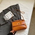 Sac bandoulière vintage marron en cuir huilé avec fermoir doré et chaîne tressée - Brun Clair Sans Pendentif