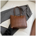 Sac cabas marron texture tressée avec fines poignées et détails dorés élégants - Brun Sans Pendentif