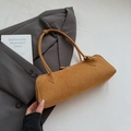 Retro karamellbraune Wildleder Baguette Tasche mit minimalistischem Schultergurt - Gelbbraun