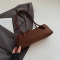 Retro braune Suede Baguette Schultertasche für Damen mit feiner Samttextur - Braun