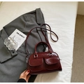 Bolso Boston elegante de cuero encerado rojo oscuro con bolsillos frontales dobles - Rojo (Sin Colgante)