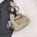 Schattige beige pluchen crossbodytas met leren riem en konijnenhanger voor de herfst - Licht Khaki Met Hanger