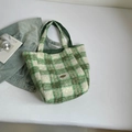 Groen-wit geruite pluchen draagtas van zachte fleece met stijlvol metalen logo - Groen-wit Geblokt / Groen