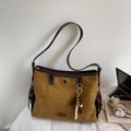 Borsa tote vintage in pelle scamosciata zenzero e pelle marrone con ciondolo di perline - Marrone Giallastro Con Pendente