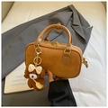 Borsa vintage in pelle scamosciata marrone con manici e ciondolo a forma di orso - Marrone (Con Ciondolo a Orsetto)