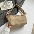 Bolso tote minimalista de ante caqui con distintivas asas anudadas de diseño elegante - Caqui
