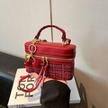Rote Mini-Handtasche aus Tweed und Leder mit Kirschanhänger und Gold-Reißverschluss - Rot mit Anhänger