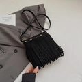 Sac bandoulière noir en daim avec franges, glands et rivets dorés en forme d'étoile - Sans pendentif / Noir