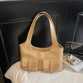 Sac fourre-tout marron clair en similicuir avec poches cargo et bandoulière de style moderne - Khaki