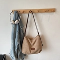 Minimalist large capacity sand brown tote bag with leather logo patch and shoulder strap - No Pendant / Khaki