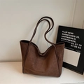 Retro dark brown suede tote bag with slim shoulder straps and magnetic buckle closure - Brown No Pendant