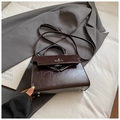 Chic dark coffee brown crossbody Kelly bag with glossy wrinkled leather and silver lock - No Pendant / Brown