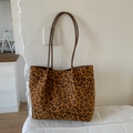 Große Shopper-Tasche mit Leopardenmuster und braunen Riemen für Pendler und Freizeit - Leopardenmuster