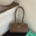 Vintage brown leather underarm bag with long straps and golden metallic twist lock buckle - Brown No Pendant