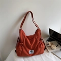 Borsa hobo arancio caramello con tasche laterali e logo Myron Bear in stile casual - Arancione