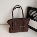 Grand sac cabas rétro marron foncé avec sangles à boucles et œillets pour femme - Marron
