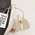 Sac à main beige mat avec poignées en cuir blanc et détail de fermoir doré rotatif - Blanc Cassé