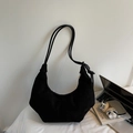 Borsa hobo a mezzaluna minimalista in pelle scamosciata nera con sottili spalline fini - Nero