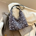 Bolso tote grande de moda con estampado de leopardo y correa negra para la oficina - Blanco