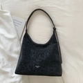 Vintage cracked texture black underarm bag with adjustable strap and retro hardware finish - Black without Pendant