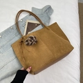 Brown large capacity tote bag in matte suede leather with decorative tassels and leopard charm - Yellowish Brown With Pendant