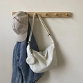 Sac hobo en velours côtelé crème avec porte-monnaie rond assorti et large bandoulière - Blanc Cassé