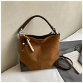 Sac seau vintage en daim marron avec garniture en cuir et pendentif en perles - Marron