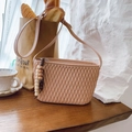 Borsa a secchiello trapuntata chic con nappa di perline e design rosa minimalista - Rosa