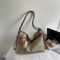 Grand sac fourre-tout vert olive avec garniture en cuir brun et breloque ours - Beige (Avec Pendentif)